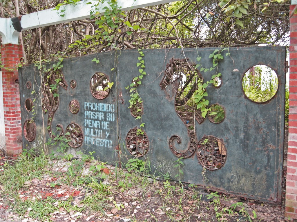 front entrance manuel noriega beach house panama