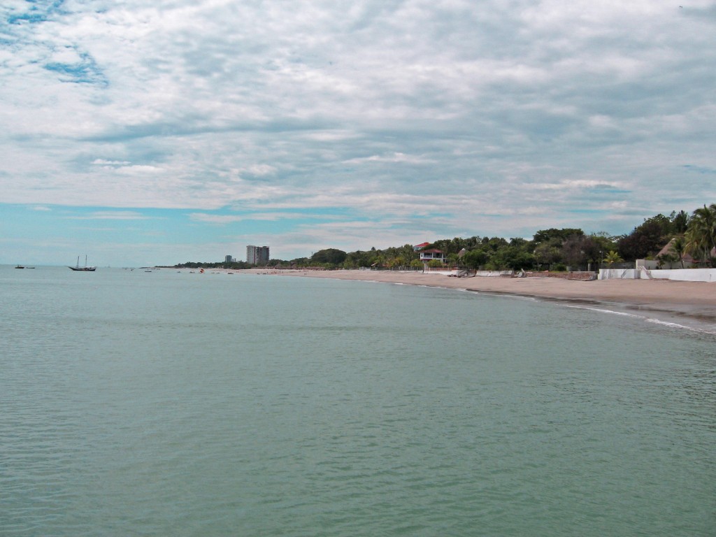 beach in front of manuel noriega beach house ruins