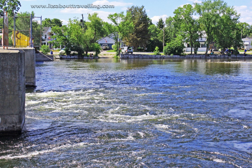 bobcaygeon dam trent canal