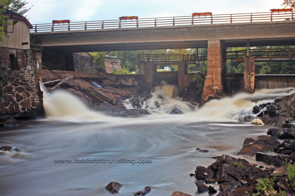 bracebridge falls muskoka river ontario canada