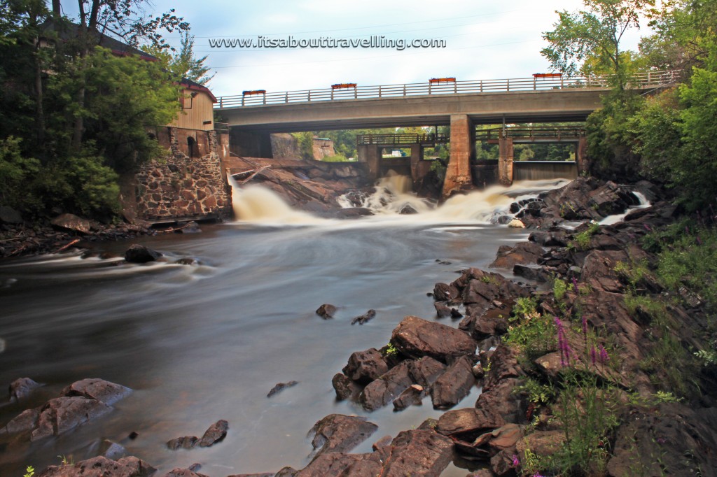 bracebridge falls muskoka river ontario canada