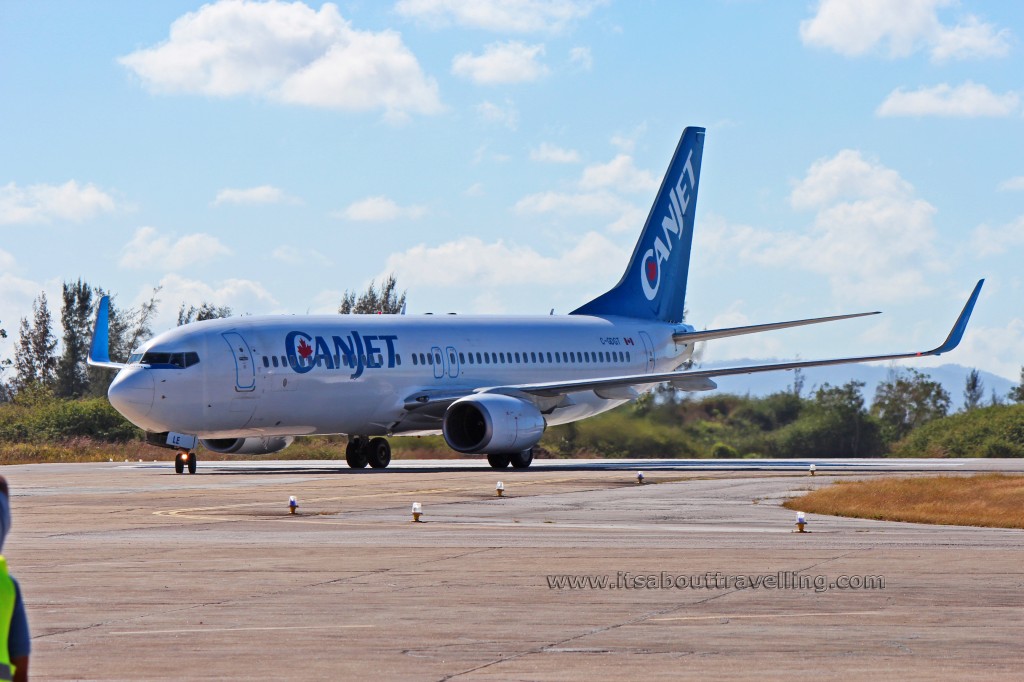 canjet boeing 737-800