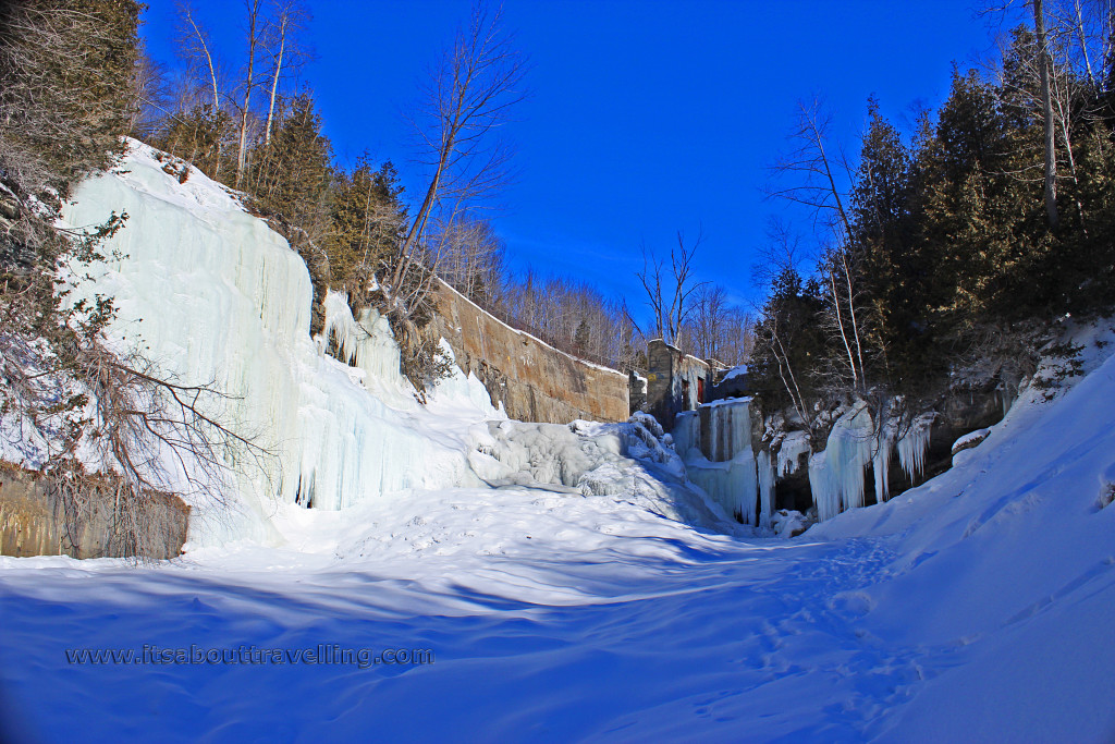 forks of the credit provincial park frozen