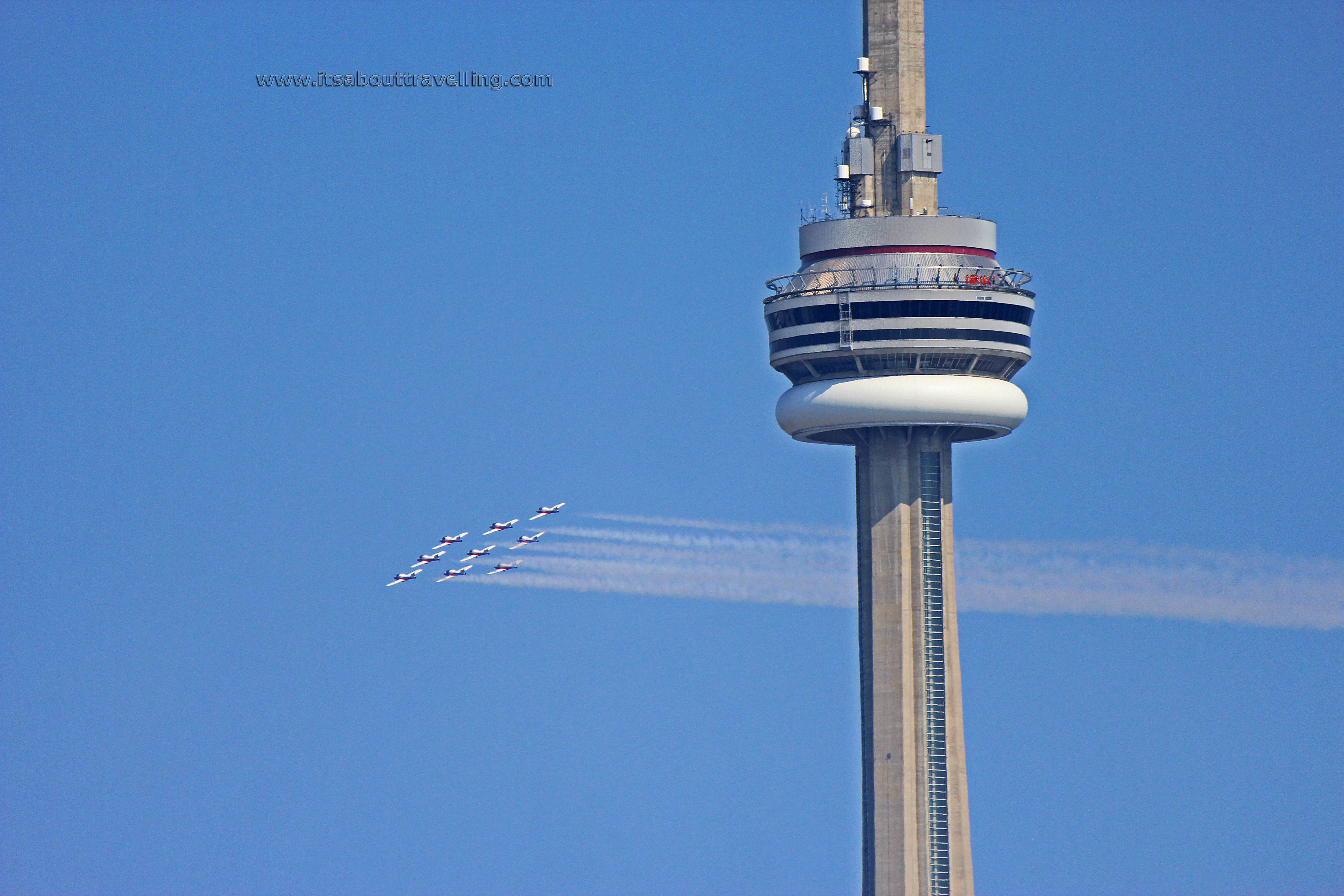 snowbirds cn tower toronto ontario