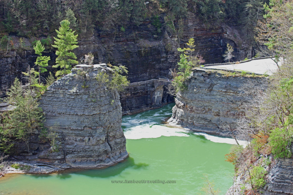 letchworth state park cathedral and table rock