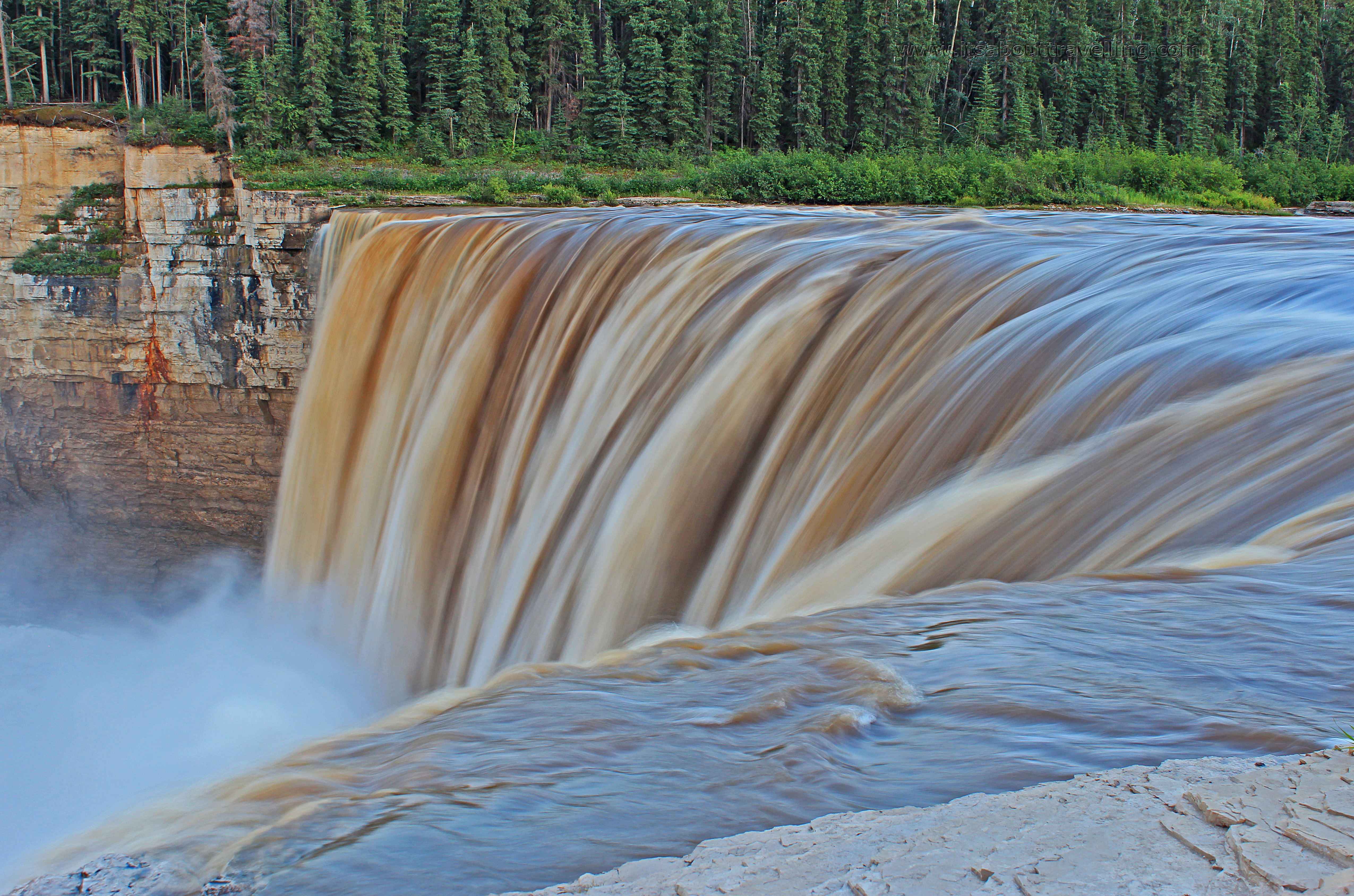 alexandra falls hay river northwest territories