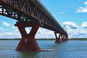 mackenzie river bridge yellowknife highway nwt