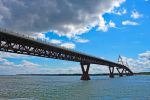 mackenzie river bridge yellowknife highway nwt