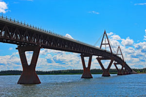 mackenzie river bridge yellowknife highway nwt