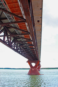 mackenzie river bridge yellowknife highway nwt