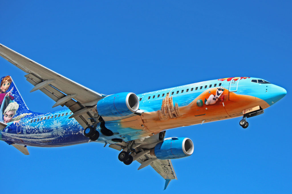 c-gwsv westjet boeing 737-800 disney frozen livery