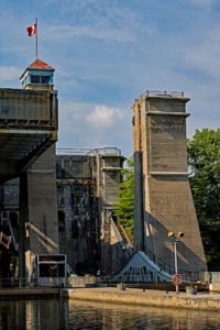 peterborough ontario hydraulic lift lock