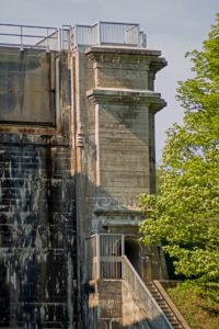 peterborough ontario hydraulic lift lock